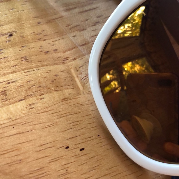 White Dolce and Gabbana Sunglasses Blue 4272 - Picture 6 of 6